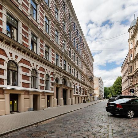 Kalnina Street Studio Apartment Рига Экстерьер фото