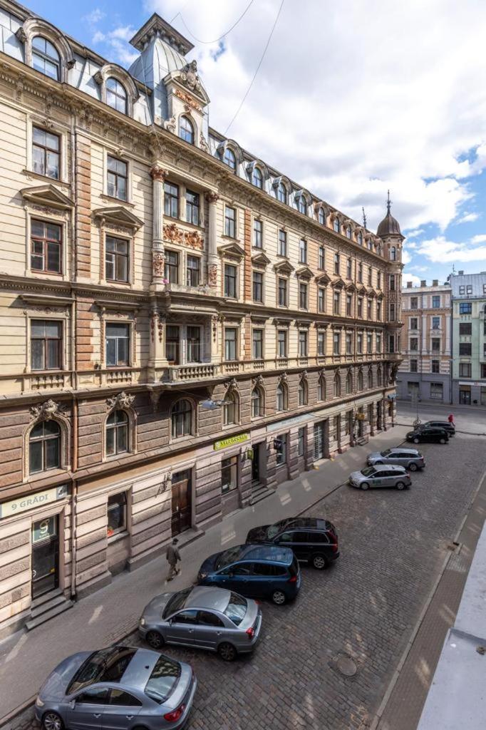 Kalnina Street Studio Apartment Рига Экстерьер фото