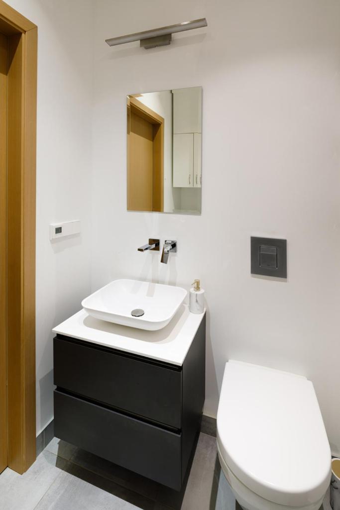Kalnina Street Studio Apartment Рига Экстерьер фото