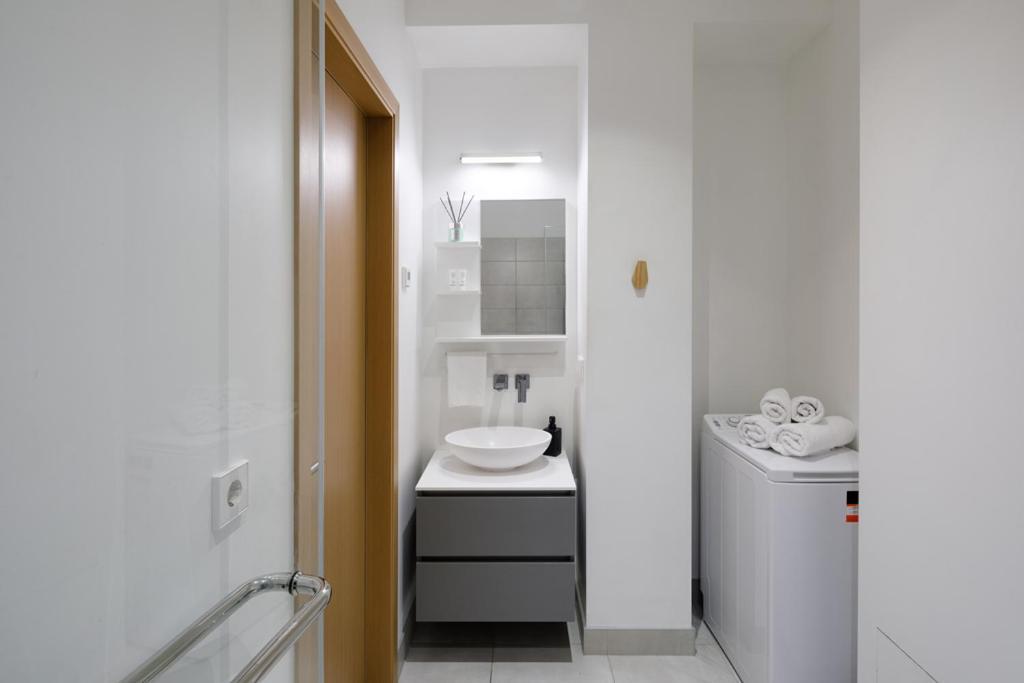 Kalnina Street Studio Apartment Рига Экстерьер фото